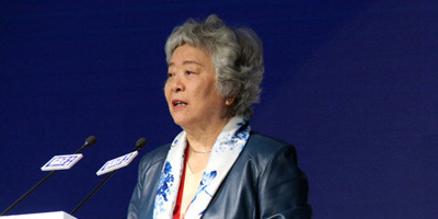吴晓灵：股权众筹未来的出路-对接四板五板的统一交易市场