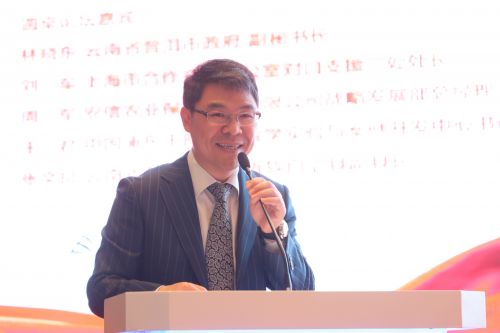 王君