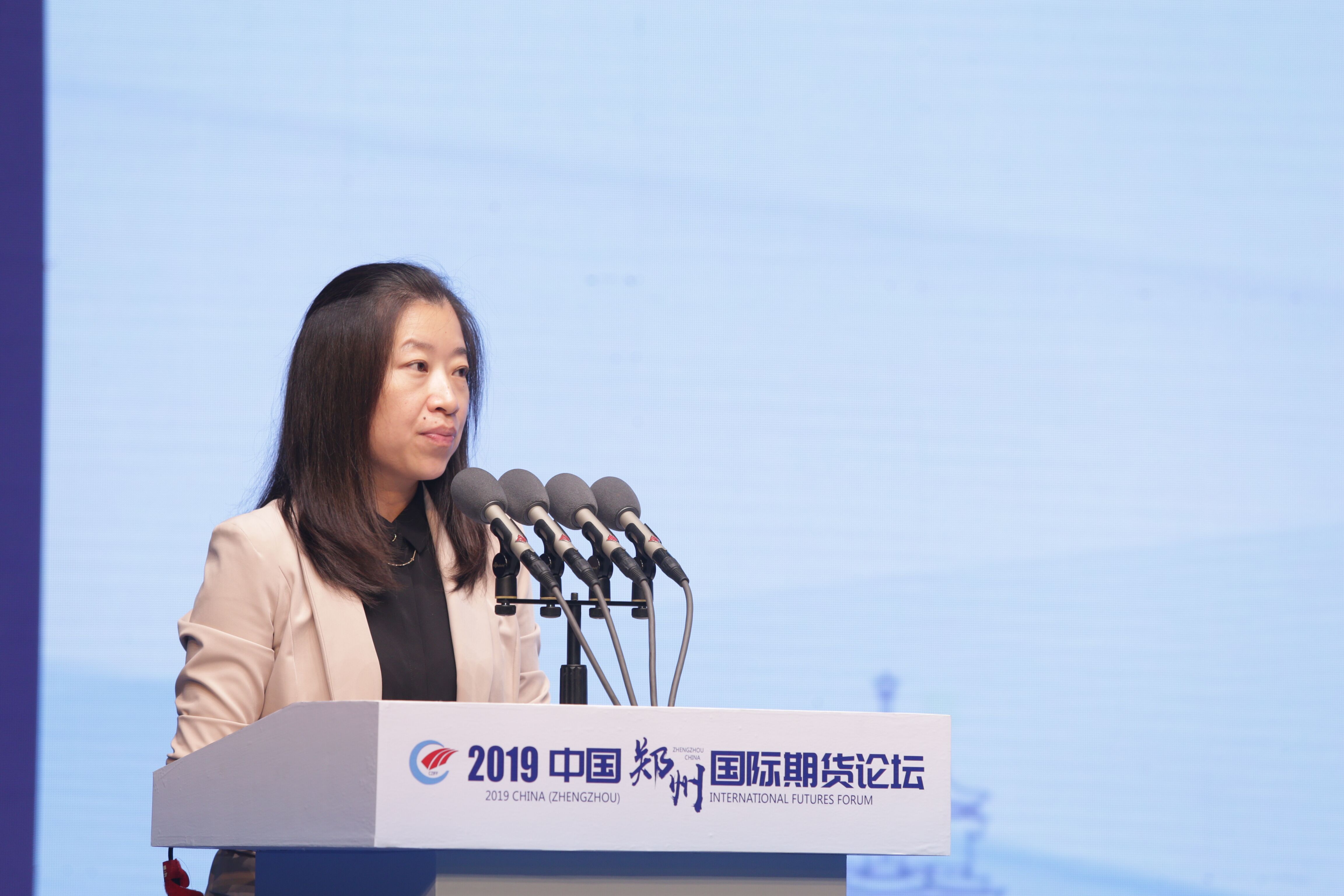 交通银行总行金融机构部副总经理徐俊婷