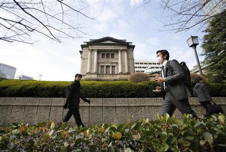消息人士：日本央行考虑敦促安倍晋三按计划上调销售税